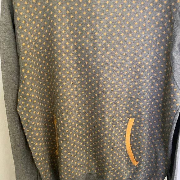 Designed Hoody in Cotton - Picture 2 of 5